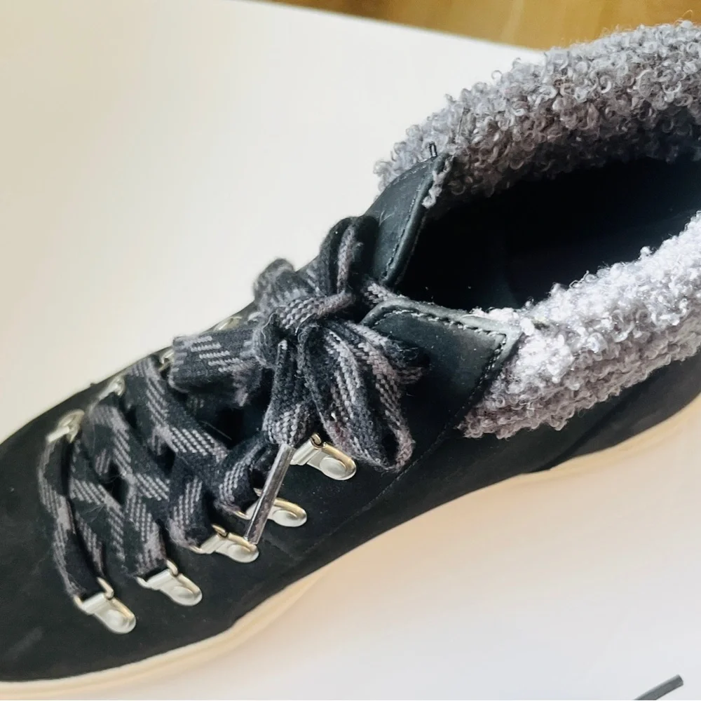 Dr. Scholl's Black and‎ Cream Women's Sneakers/Boots, New, Size 8 - Picture 2 of 4